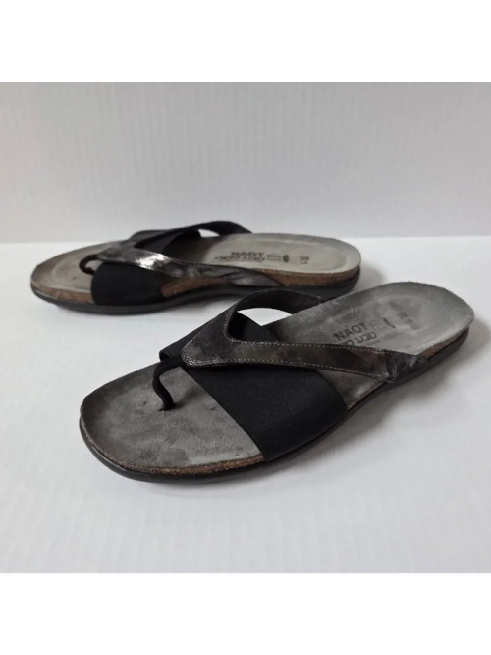 Naot Sandals Womens 39 / 8 Metallic Black Leather Penelope Comfort Flip Flop